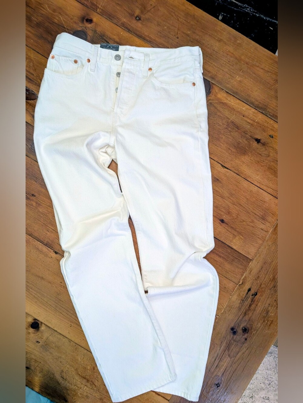 Levis Wedgie Women’s White High-Rise Straight Jeans